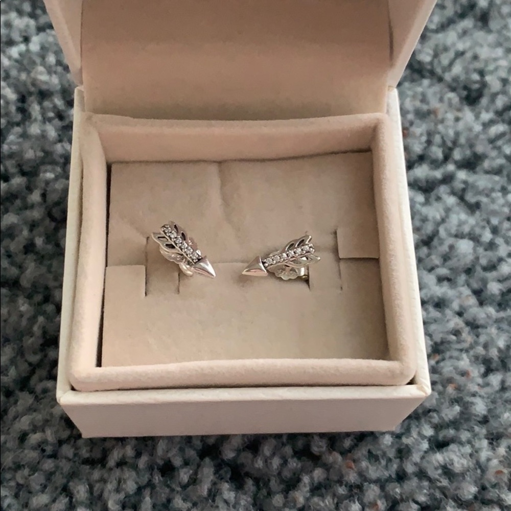 COPY - Pandora arrow studs